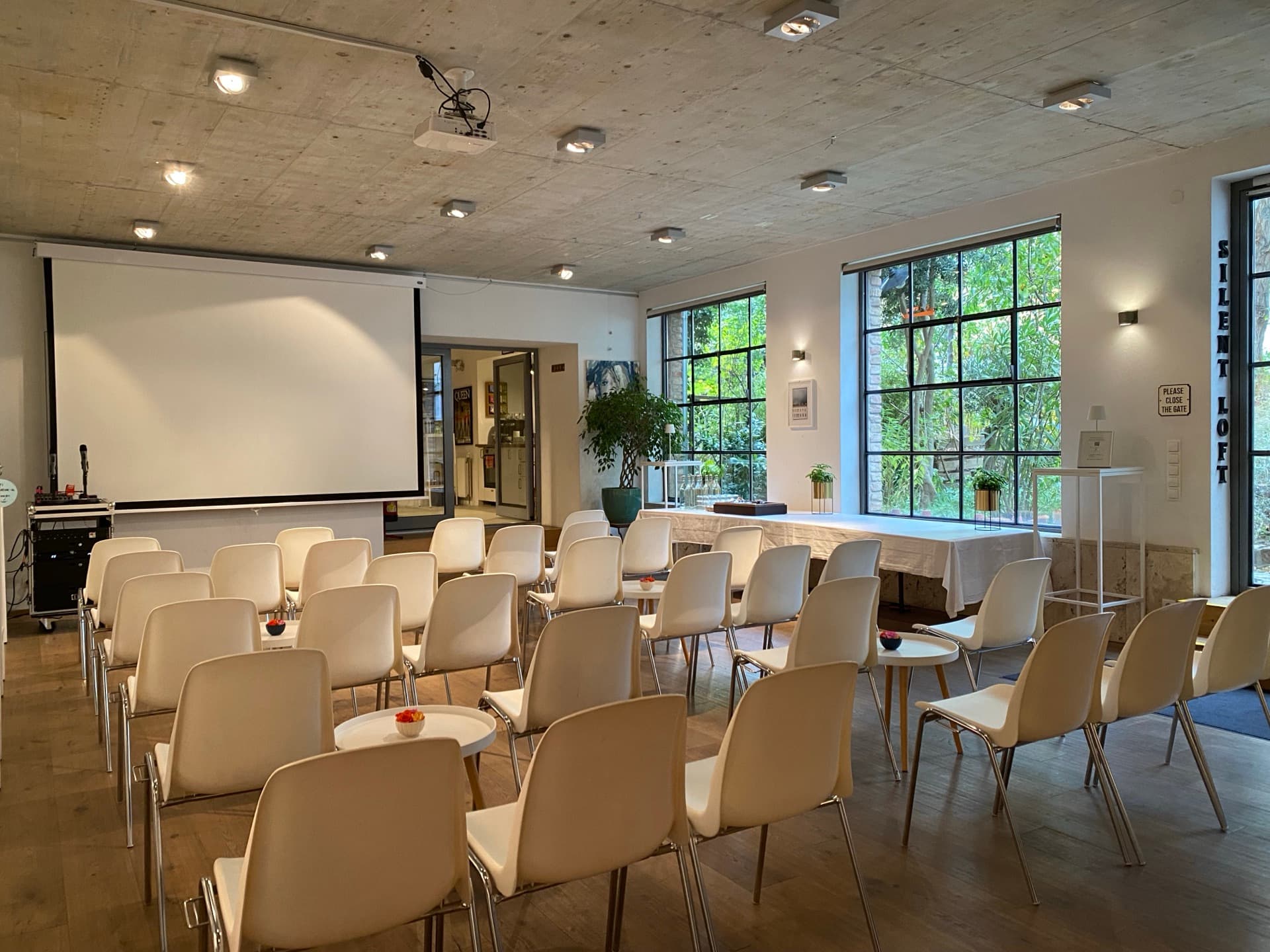 SILENT LOFT — Seminar-Bestuhlung