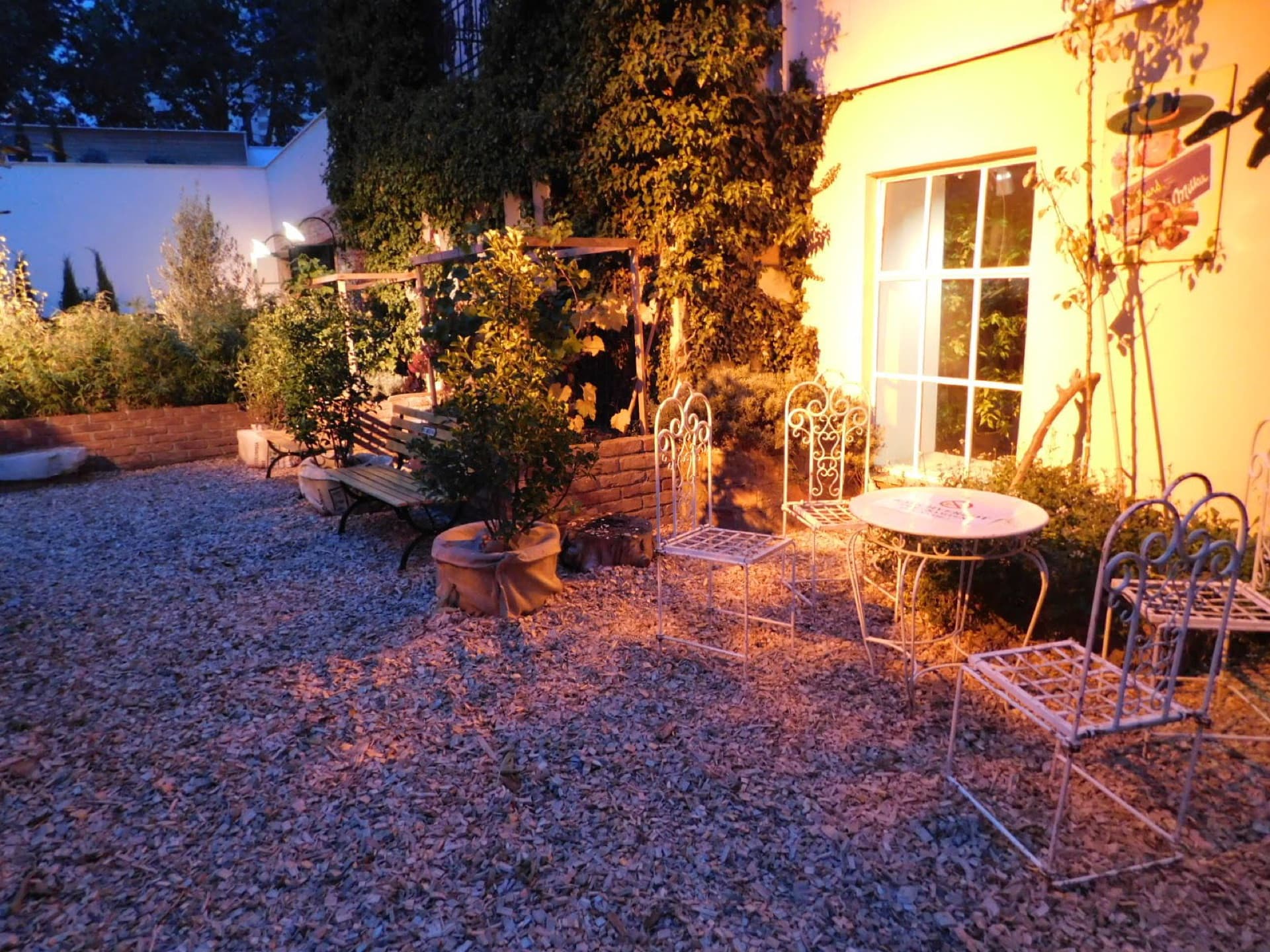 SMALL LOFT — Outdoor area and garden